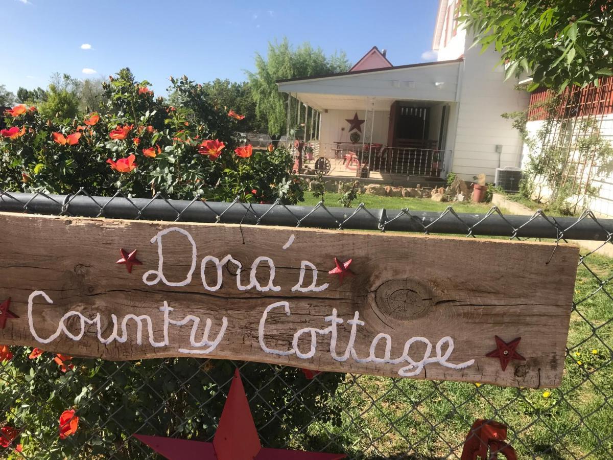 Dora'S Country Cottage Escalante Exterior foto